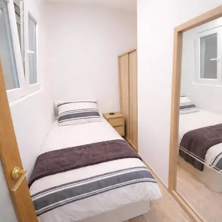 Center Apartment *
